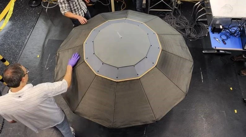 Aero-engine afterburner heat shield Aero-engine afterburner heat shield